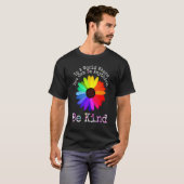 一体感のある世界で親切である Tシャツ (正面フル)