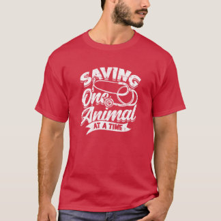 一匹ずつ動物を救う 獣医 Tシャツ