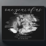 一周年記念結婚の一年 フォトプラーク<br><div class="desc">自分の写真カスタムを最初の記念結婚贈り物を作成する。ブラシシンプル線の形状と独自の文字にお気に入りの写真の1つを追加してパーソナライズする</div>