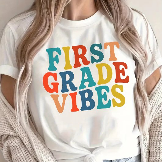 一年生の懐かしい雰囲気 レトロな先生のTシャツ 女性用 Tシャツ