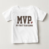 一年生ダウン フットボールＭＶＰ 誕生日ボーイ ベビーTシャツ (正面)