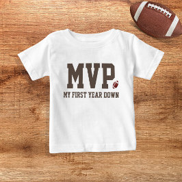 一年生ダウン フットボールMVP 誕生日ボーイ ベビーTシャツ