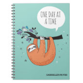 一度に1日 – Sloth おもしろい ノートブック (正面)