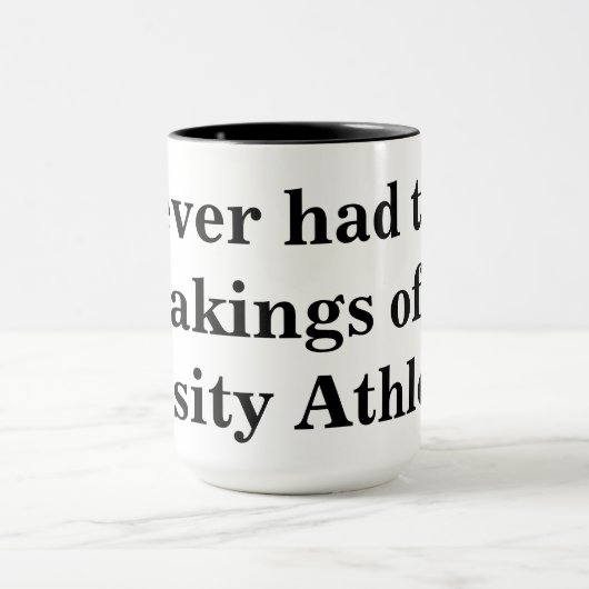 一度も大学のアスリートを持っていない マグカップ (中央)