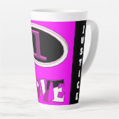一愛の鮮やかなピンクが大声で言う カフェラテマグ (右アングル)