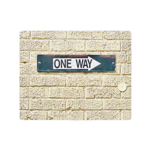 一方向の矢印通りサイン方向旅行信仰 メタルプリント (正面)