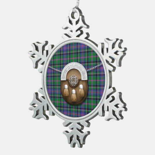 一族のたる製造人のタータンチェックおよびSporran スノーフレークピューターオーナメント (右)