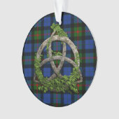 一族のGunnのケルト族の三位一体の結び目およびタータンチェック オーナメント (正面)