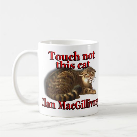 一族のMacGillivrayのTouchないこの猫のスコットランド人のコップ コーヒーマグカップ (左)