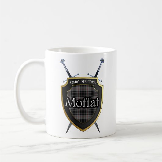 一族のMoffatのタータンチェックの盾および剣 コーヒーマグカップ (左)