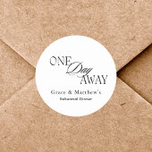 一日を置いてのリハーサル・ディナー　ブラック＆ホワイト ラウンドシール