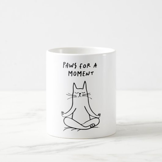 一時の休息 瞑想する猫の面白いマグカップ コーヒーマグカップ (中央)
