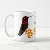 一時停止。深呼吸。輝く。ハチドリと紫の花 コーヒーマグカップ (左)
