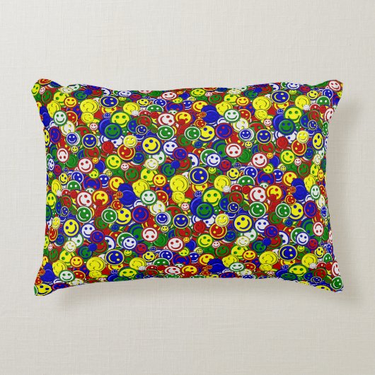 一次顔ビーズ赤アクセント枕 アクセントクッション (正面)