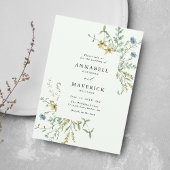 一淡い色のつのデリケートな野の花の中で全て結婚緑 招待状