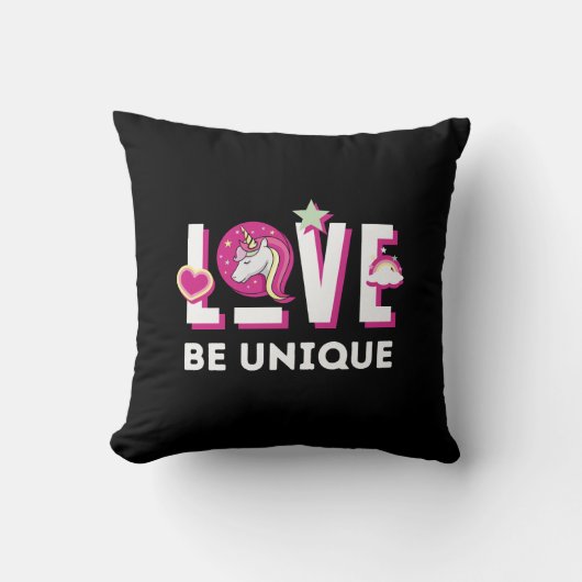 一生まれ角獣のファンタジー クッション (正面)