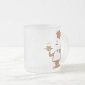 一皿のスープを持つシェフ フロストグラスマグカップ (正面右)