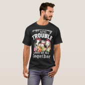 一緒にいるときは明らかにトラブルだった牛 Tシャツ (正面フル)