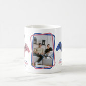 一緒にゲーム遊のカップルが一緒に コーヒーマグカップ (中央)