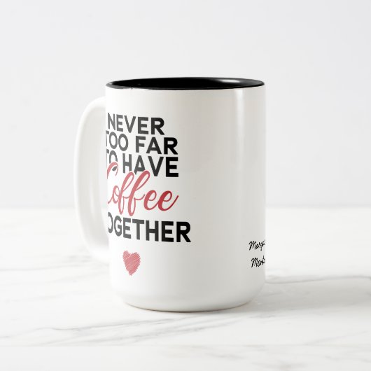 一緒にコーヒーを飲むほど遠くない友人の写真 ツートーンマグカップ (正面左)