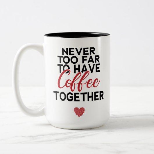 一緒にコーヒーを飲むほど遠くない友人の写真 ツートーンマグカップ (左)