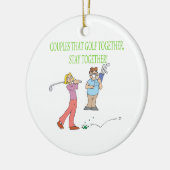 一緒にゴルフをするカップルは一緒にとどまります セラミックオーナメント (左)