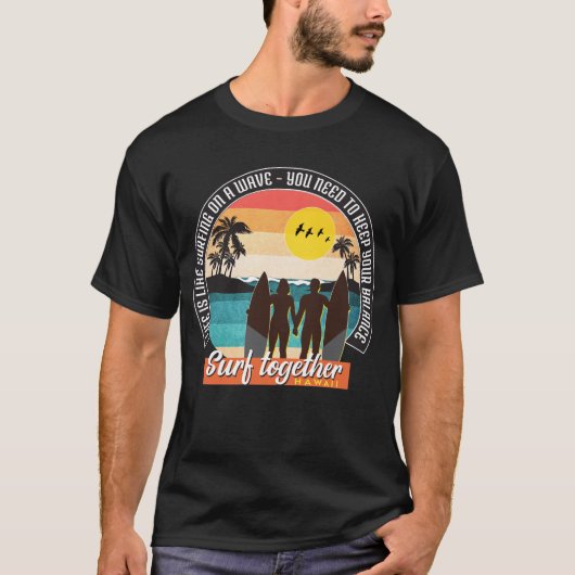 一緒にサーフ保 – バランス Tシャツ (正面)