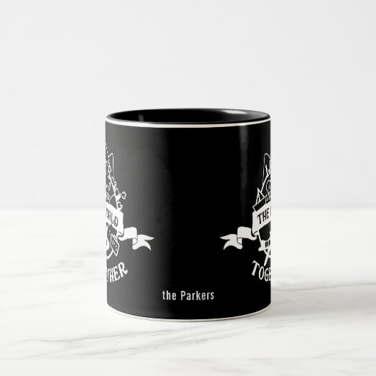 一緒に世界を旅しよう |おもしろい ツートーンマグカップ (中央)