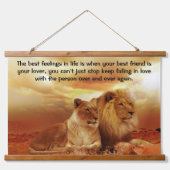 一緒に座っているライオンのカップル 吊り下げ型タペストリー (正面)