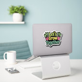 一緒に成長しよう – Plant 前向き Sticker シール (デスク上のノートパソコン)