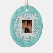 一緒の初めてのクリスマスのカスタムな写真および日付 セラミックオーナメント (右)