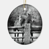 一緒の圃場の馬 セラミックオーナメント (左)