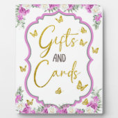 一羽の蝶が途中のテーブルに並んでいる フォトプラーク (正面)