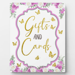 一羽の蝶が途中のテーブルに並んでいる フォトプラーク