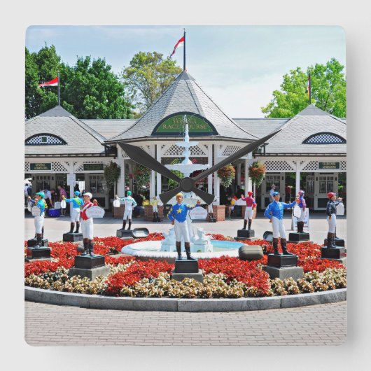一般公開日の歴史的なSaratoga 150 スクエア壁時計 (正面)