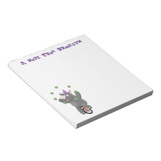 一輪車おもしろいの可愛いサイのジャグリング ノートパッド (アングル)