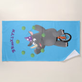 一輪車おもしろいの可愛いサイのジャグリング ビーチタオル (正面)