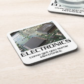 一部のエレクトロニクス。 コースター (左側)