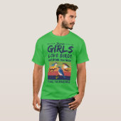 一部の女子は鳥が大好きでお酒も大好き レトロな金曜日 Tシャツ (正面フル)