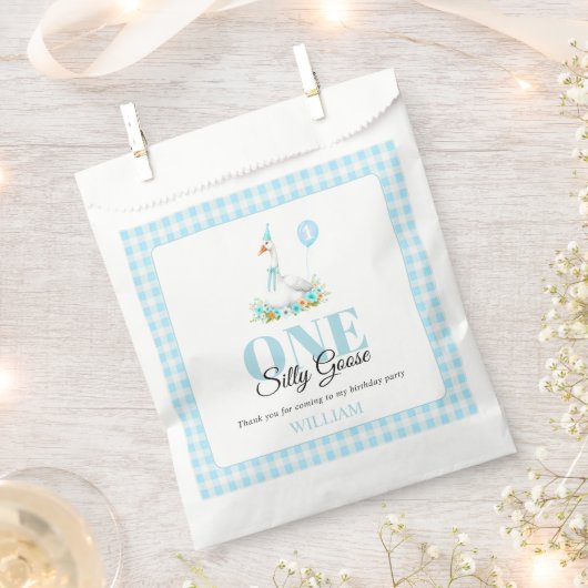 一間抜けつのガチョウ青いギンガムボーイの誕生日 フェイバーバッグ (クリップ留めされた状態)