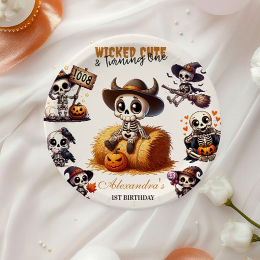 一面的な西不気味ハロウィーンの最初の誕生日 ペーパープレート