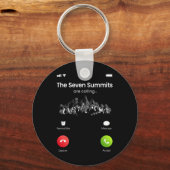 七つの最高峰が君を呼んでいる - おもしろ登山 キーホルダー (正面)