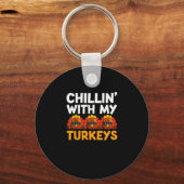 七面鳥のシャツを着て肌寒く女は幸せ キーホルダー (正面)