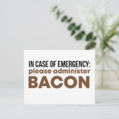 万一の場合はベーコンを管理しておもしろいくれ ポストカード (スタンド正面)