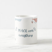 万事に対する平和！マグ コーヒーマグカップ (中央)