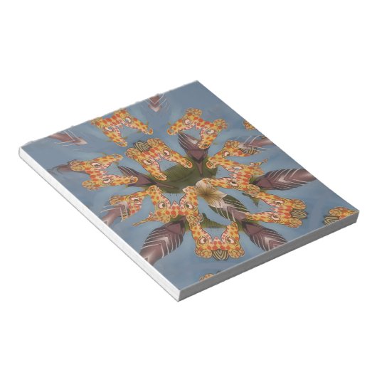 万華鏡のように千変万化するパターンキリン・マンダラ:抽象芸術・サファリ・アート ノートパッド (アングル)