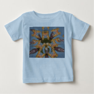 万華鏡のように千変万化するパターンキリン・マンダラ:抽象芸術・サファリ・アート ベビーTシャツ