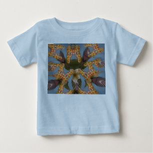 万華鏡のように千変万化するパターンキリン・マンダラ:抽象芸術・サファリ・アート ベビーTシャツ