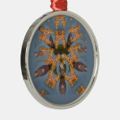 万華鏡のように千変万化するパターンキリン・マンダラ:抽象芸術・サファリ・アート メタルオーナメント (右)