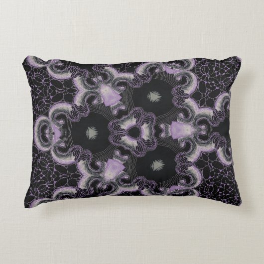 万華鏡のように千変万化するパターンブラックとラベンダーデザイン アクセントクッション (正面)